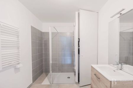 Rental Apartment Bordeaux Saint-Jean - Photo 4