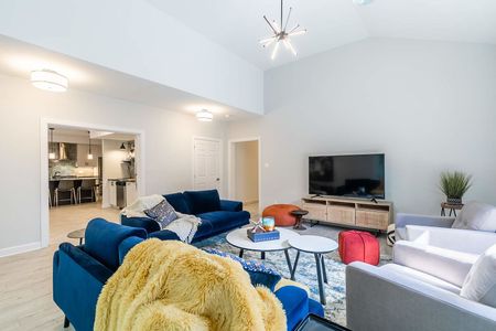 240 Blackburn | All Inclusive Living in Sandy Hill, Ottawa - Photo 2