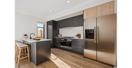 GORGEOUS THREE BEDROOM TOWNHOUSE - Photo 4