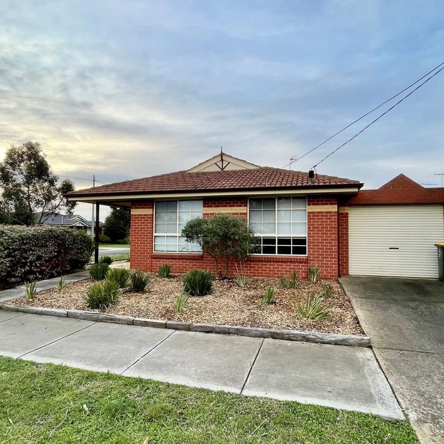 LOW MAINTENANCE NEAT UNIT! - Photo 1