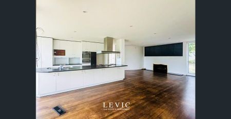 Prestige, Privacy and Parkside Perfection - Photo 4