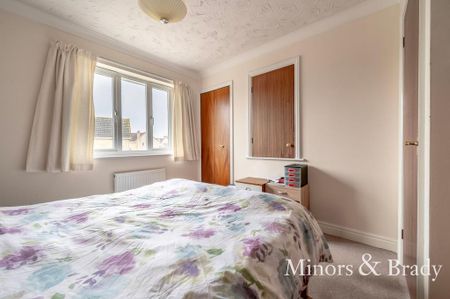 2 bedroom semi-detached house to rent - Photo 4