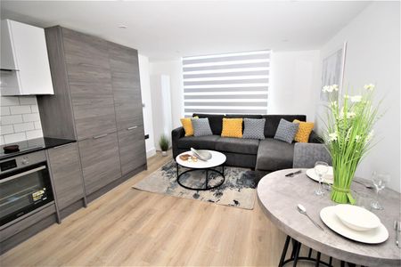 London Road, Crawley - Photo 4