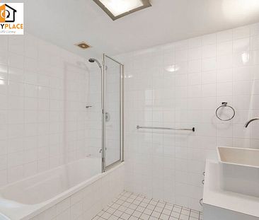 Master Room with ensuite in the best location of Fortitude Valley - Photo 3