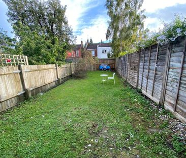 Studio Flat, Hampden Road, N8 - Photo 2