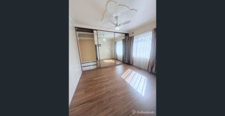 Spacious Family Living with Renovated Bungalow - Opposite St Albans Primary School - Photo 4