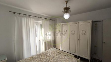 Inchiriere apartament cu 3 camere, decomandat, mobilat-utilat, Decebal - Photo 2