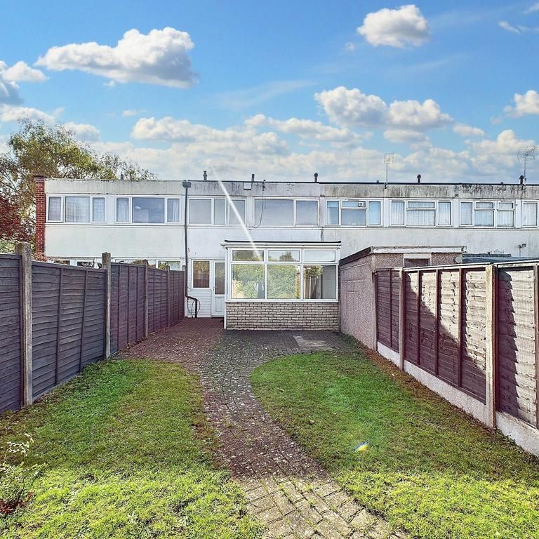 3 bedroom terraced house to rent - Photo 1