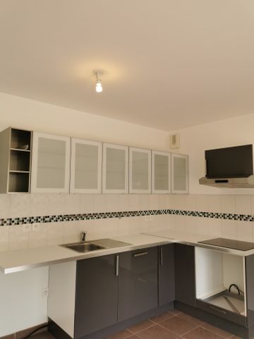 Location Appartement 2 pièces 42m² AIX EN PROVENCE 80ème - Photo 3