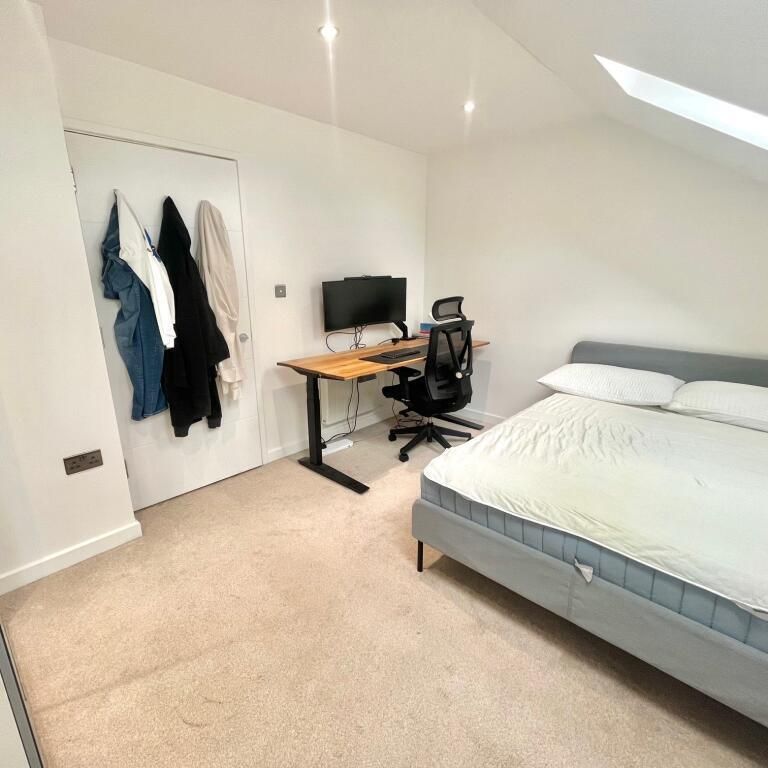 Commercial Road - Photo 1