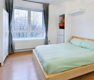 3 bedroom flat to rent - Photo 3