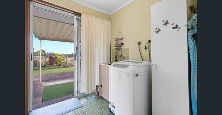 Family Home in Prime Thornlands Location - Photo 5