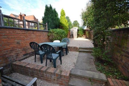 3 bedroom terraced house to rent - Photo 2