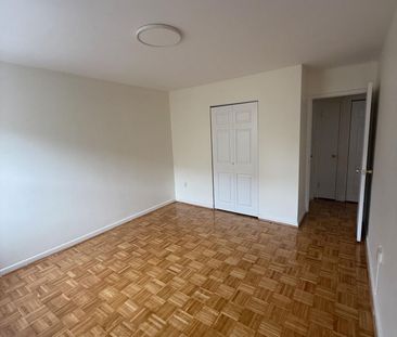 305 972 Eglinton Avenue E - Photo 1