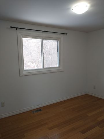 For Lease - 418 Little Avenue Unit# Main Level, Barrie, Ontario - Photo 4