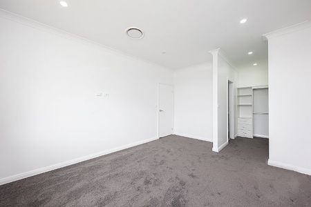 Contemporary Living - Photo 3