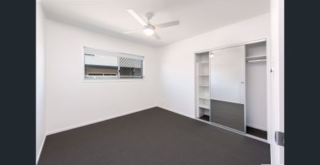 Luxury Living in Coral Cove - Light, Bright & Airy - Photo 3