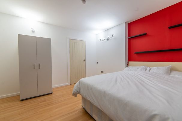 Room in a Shared Flat, Becquerel Court, SE10 - Photo 1