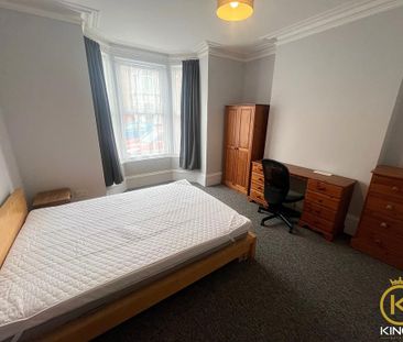 5 bedroom terraced house to rent - Photo 4