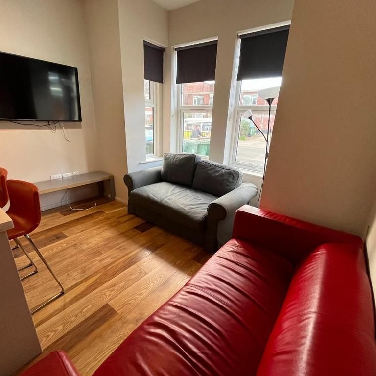 3 bedroom flat to rent - Photo 1