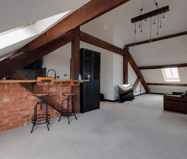 2 bedroom penthouse to rent - Photo 2