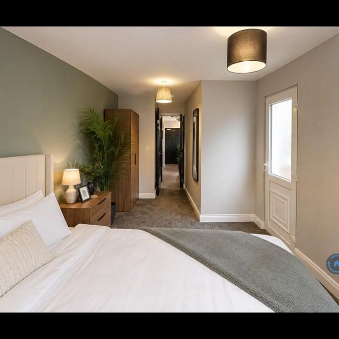 1 bedroom in a house share to rent - Photo 1