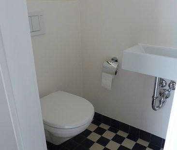 Stilvoll renoviertes einseitig angebautes EFH zu vermieten! - Photo 3