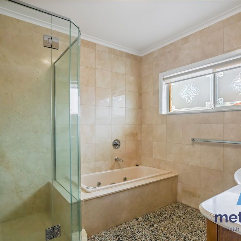 18 Schulz Street, BENTLEIGH EAST, VIC - Photo 1