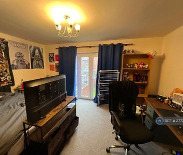 5 bedroom semi-detached house to rent - Photo 3