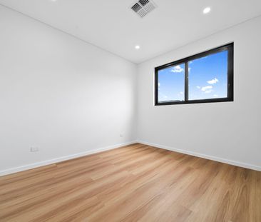 Ultra Modern Brand New 4 Bedroom Beauty! - Photo 3