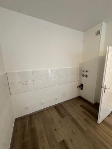 Frisch renovierte 1-Zimmer-Wohnung mit großer Küche! - Photo 4