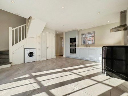 1 bedroom semi-detached house to rent - Photo 3