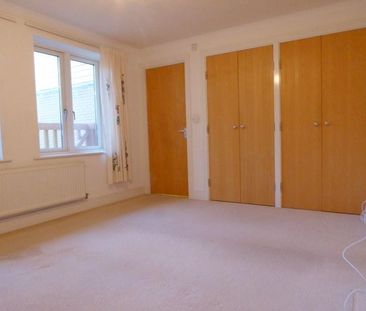 3 bedroom flat to rent - Photo 2