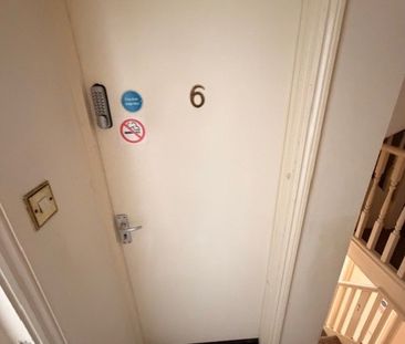 Room in a Shared House, Loxford Lane, IG1 - Photo 2
