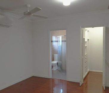 Coastal Comfort Just Minutes from the Beach .... - Photo 3