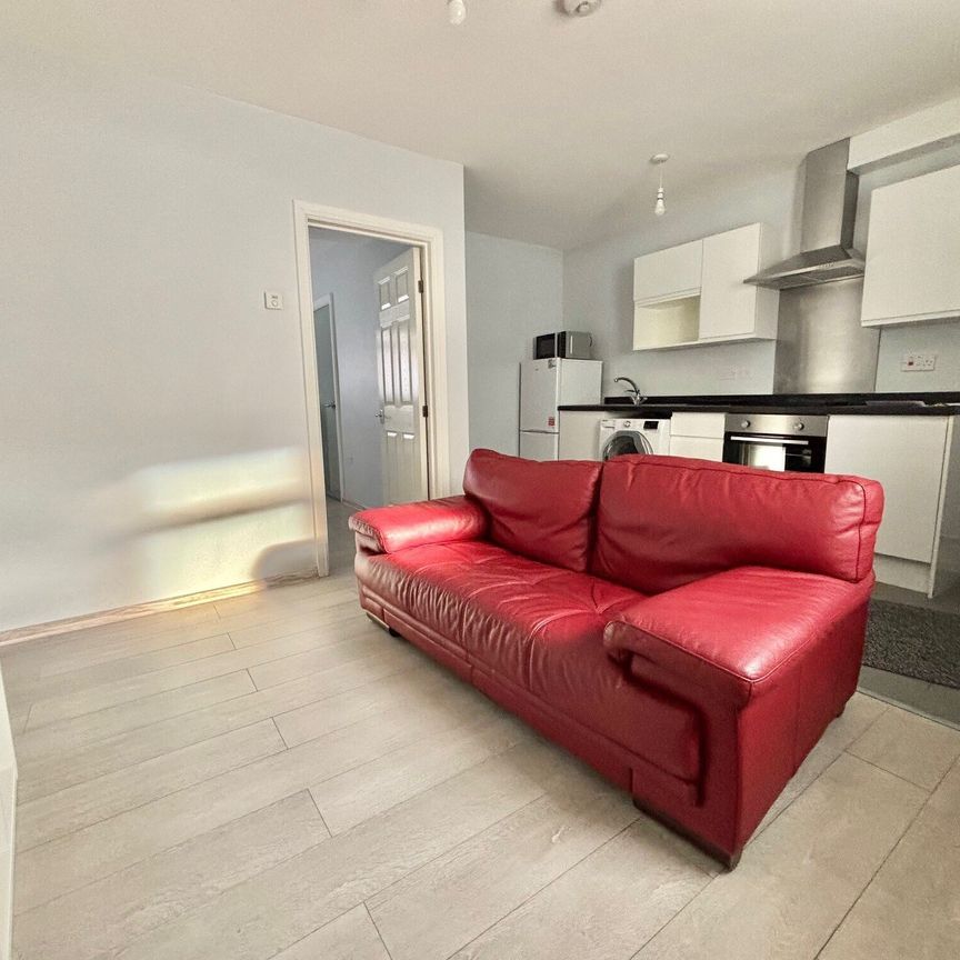 Bellevue Road, Southampton - Photo 1