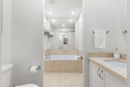 For Lease - 20 Scrivener Square Unit# 305, Toronto, Ontario - Photo 3