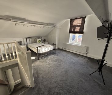 High Street, Sheffield, Swallownest - Photo 3