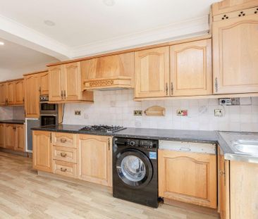 4 bedroom terraced house to rent - Photo 3