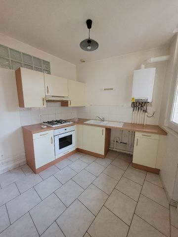 Location Appartement 3 pièces 72m² LENS 62300 - Photo 2