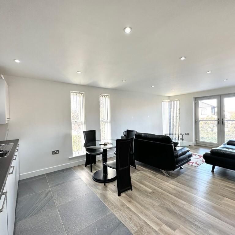 2 bedroom apartment to rent - Photo 1