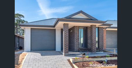 COZY HOME IN GREAT LOCATION - Photo 4