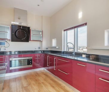 2 bedroom penthouse to rent - Photo 5