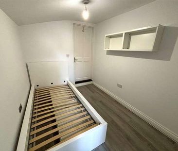 Spencer Road, Mitcham, Surrey, CR4 - Photo 3