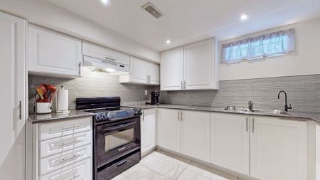 For Lease - 139 Ranee Avenue, Toronto, Ontario - Photo 5