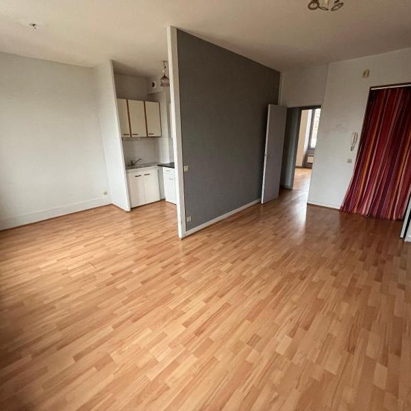 Location Appartement 2 pièces 45m² ST CHAMOND 42400 - Photo 1