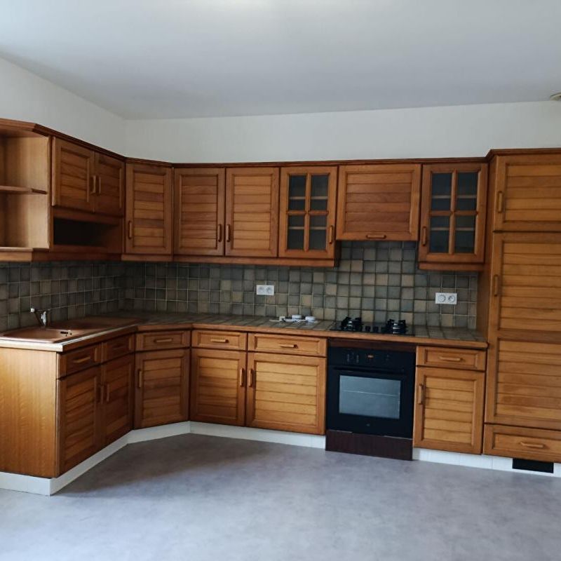 Location Appartement 3 pièces 83m² GOURIN 56110 - Photo 1