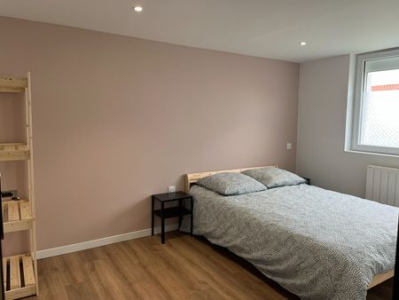 Location Appartement 3 pièces 54m² LEZOUX 63190 - Photo 2