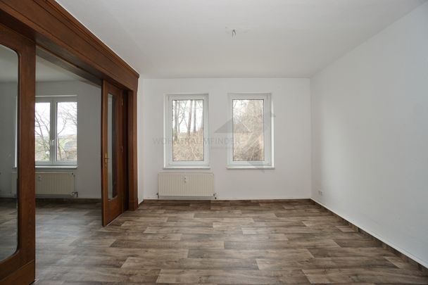 Große 2-Raum-Wohnung mit tollen Holztüren, Tageslichtbad und Abstellkammer - Photo 1