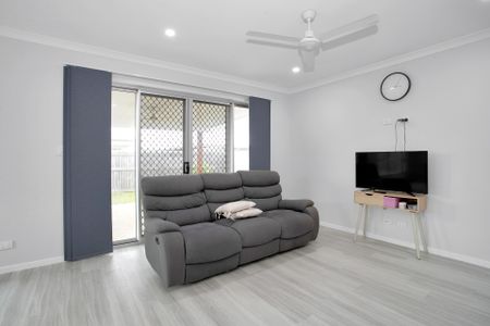 Modern home in a Prime Location - Photo 4